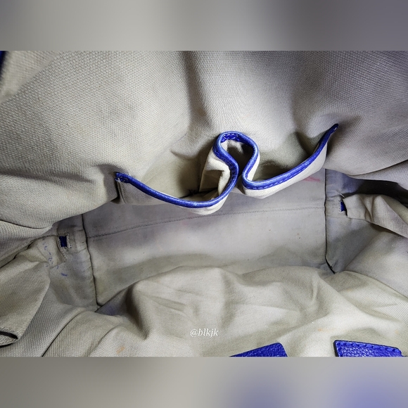 Alexander McQueen Ultramarine Leather Skull Padlock Large Zip Around Tote Bag - Picture 13 of 16